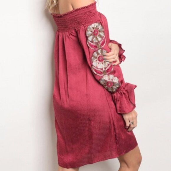 Spring Style Off shoulder DRESS - Picture 3 of 3